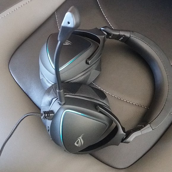 ASUS ROG DELTA SGaming Headsetwith USB -C and Ai powered microphone